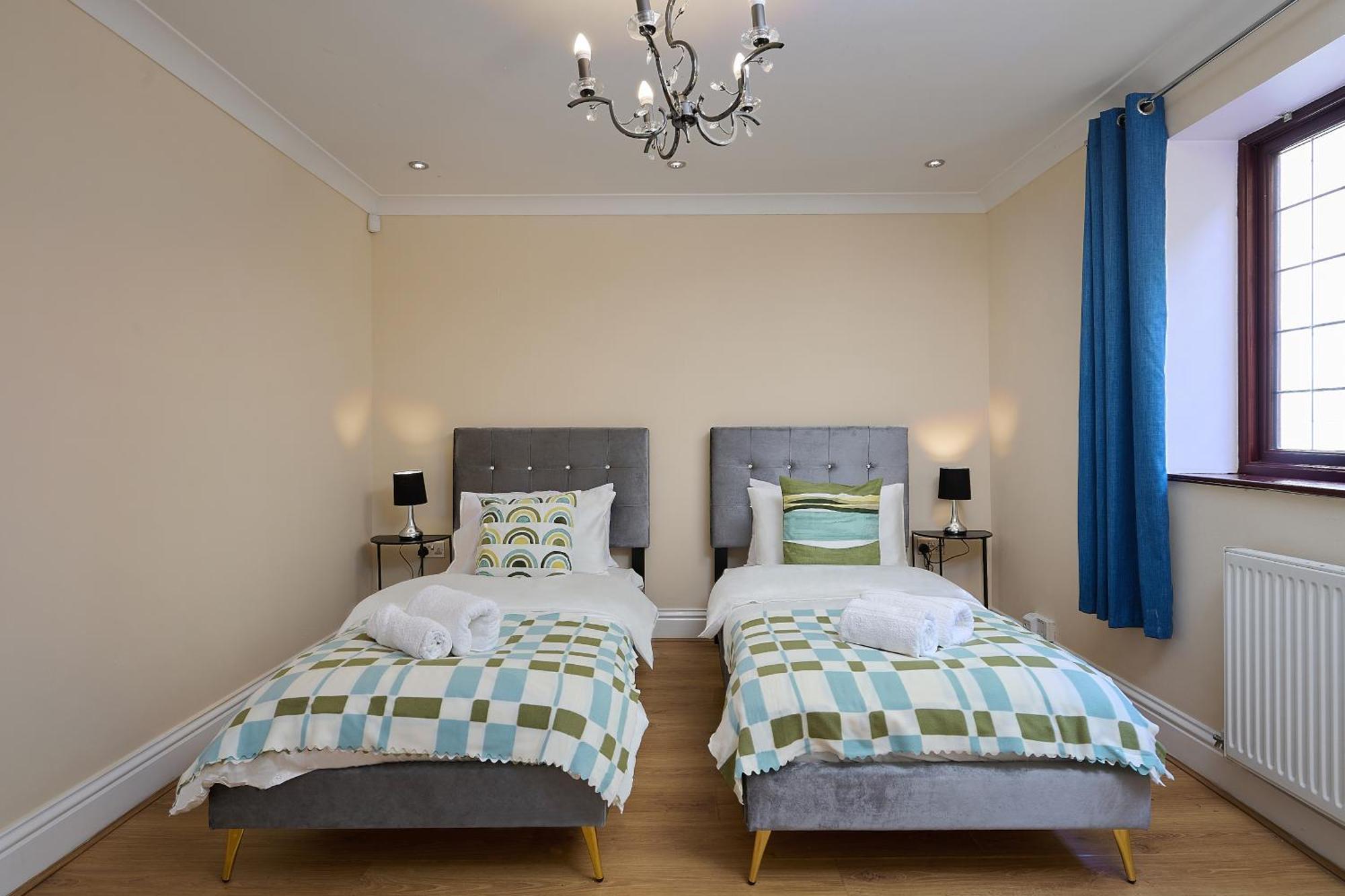 Spacious Home For Large Families And Contractors Wolverhampton Exteriér fotografie