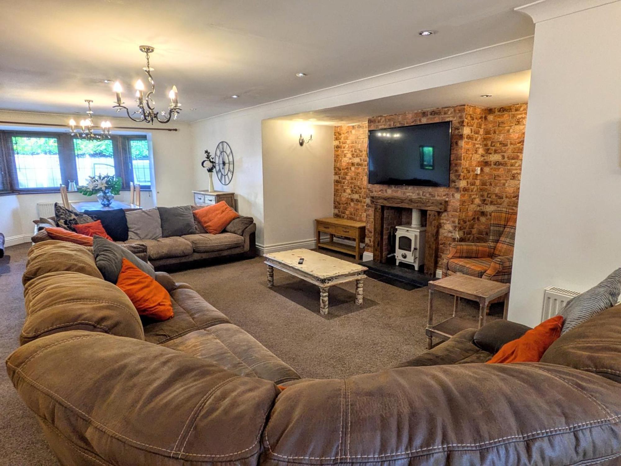 Spacious Home For Large Families And Contractors Wolverhampton Exteriér fotografie